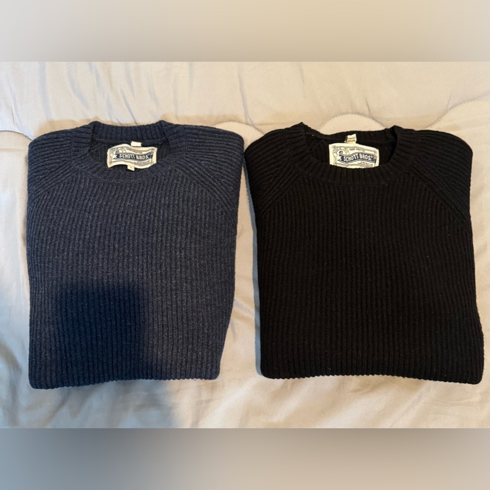 Men’s Schott NYC Ribbed Wool Crewneck Sweaters
Size small